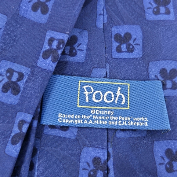 VINTAGE DISNEY WINNIE THE POOH LOT OF 2 NECKTIES MENSWEAR BLACK & BLUE MEN OS - Picture 8 of 12